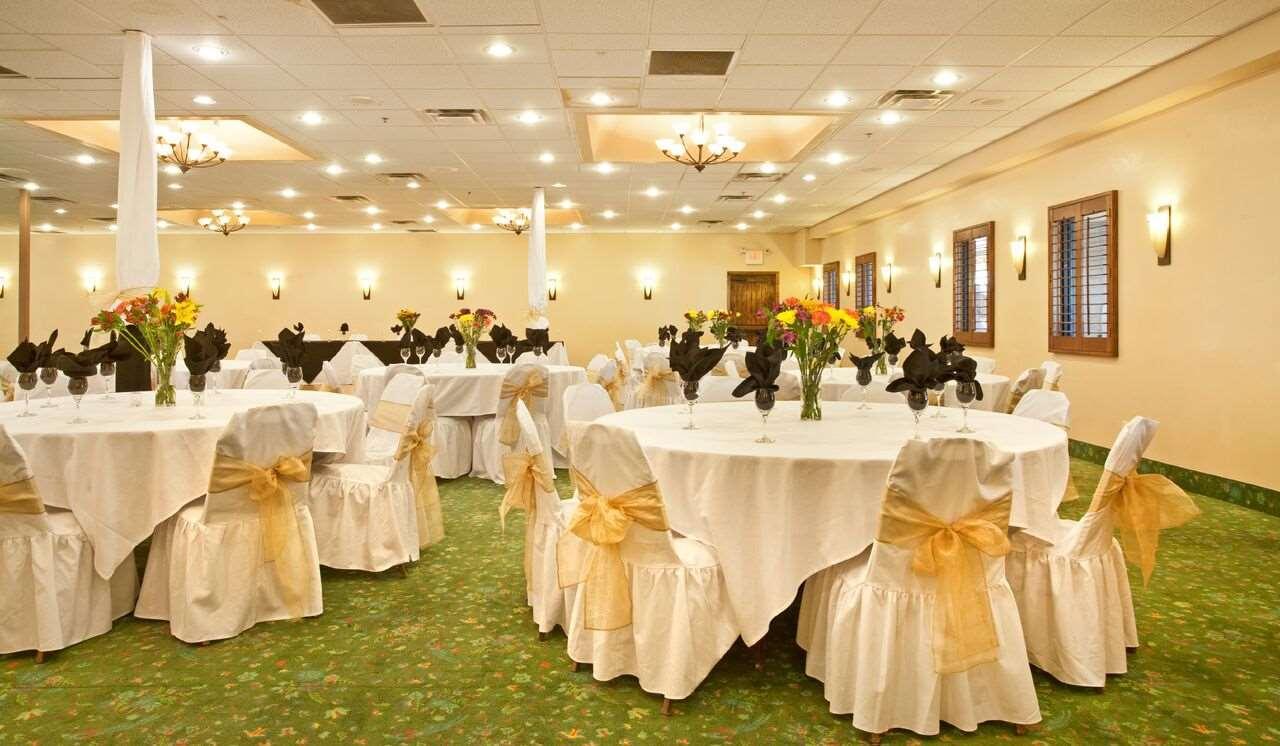 Ramada By Wyndham Tucson Hotel Bagian luar foto