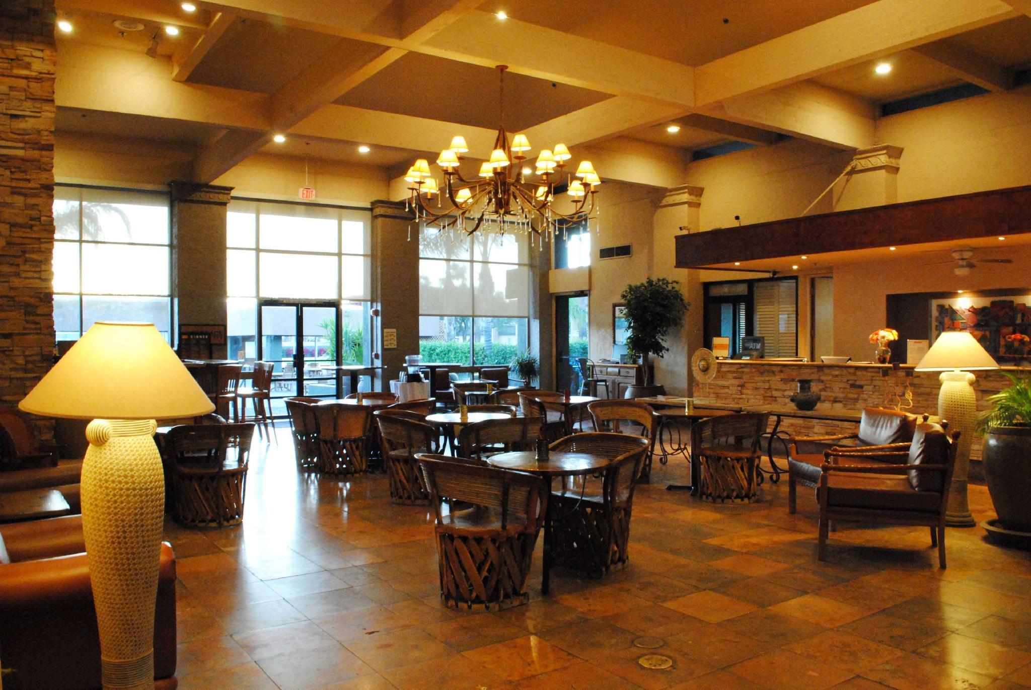 Ramada By Wyndham Tucson Hotel Bagian luar foto
