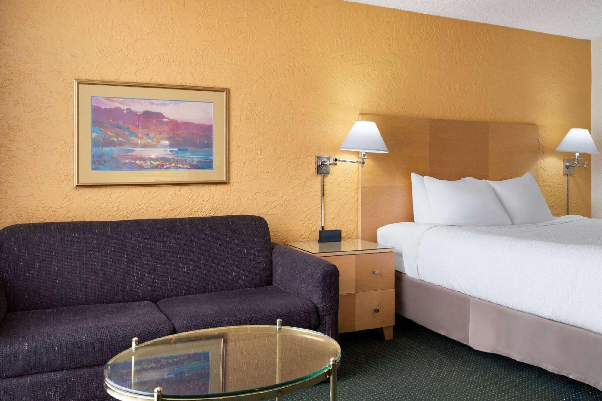 Ramada By Wyndham Tucson Hotel Bagian luar foto