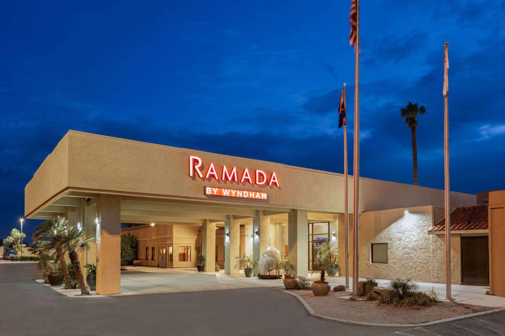 Ramada By Wyndham Tucson Hotel Bagian luar foto